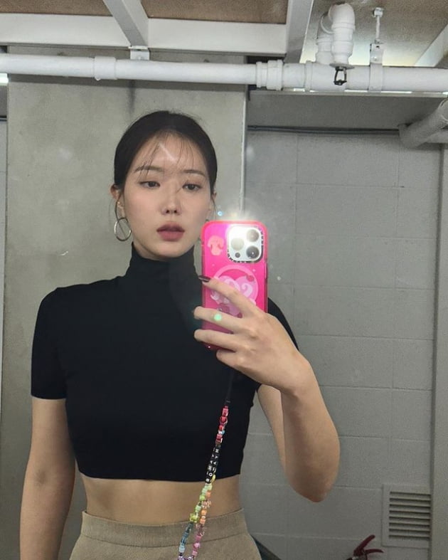 Lim Soo-hyang maintains clear abs and hot body
