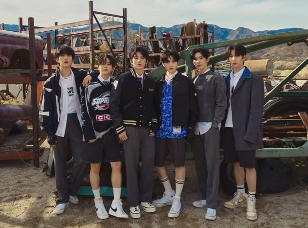 TNX releases second mini album ‘Love Never Dies’ today (15th)