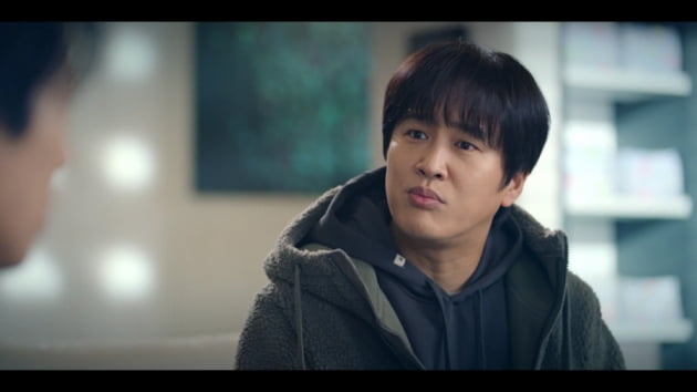 Jung Yong-hwa finds out the real culprit behind his parents' murder, Jung Dong-hwan
