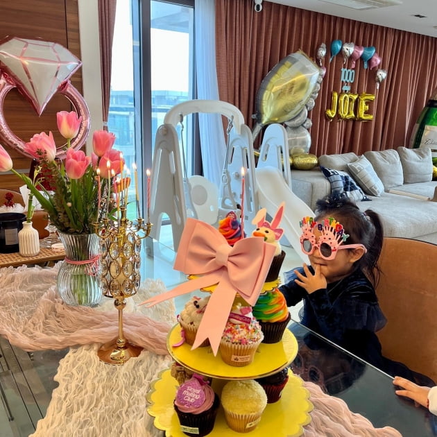 Seo Hyo-rim celebrates daughter Joy's 1000th day