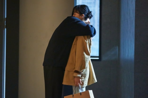 Jeon Do-yeon and Jung Kyung-ho in crisis, a heartbreaking romance