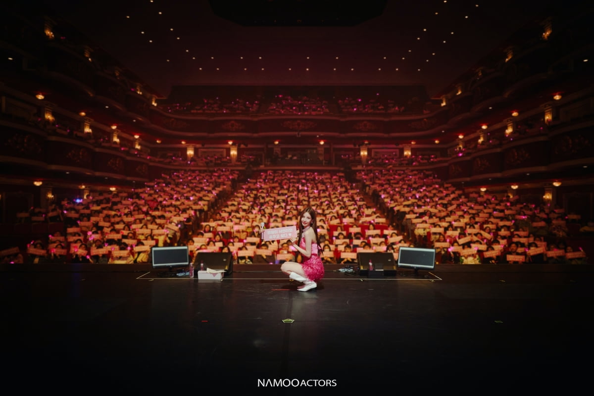 Seohyun successfully completes her first domestic fan meeting in 5 years