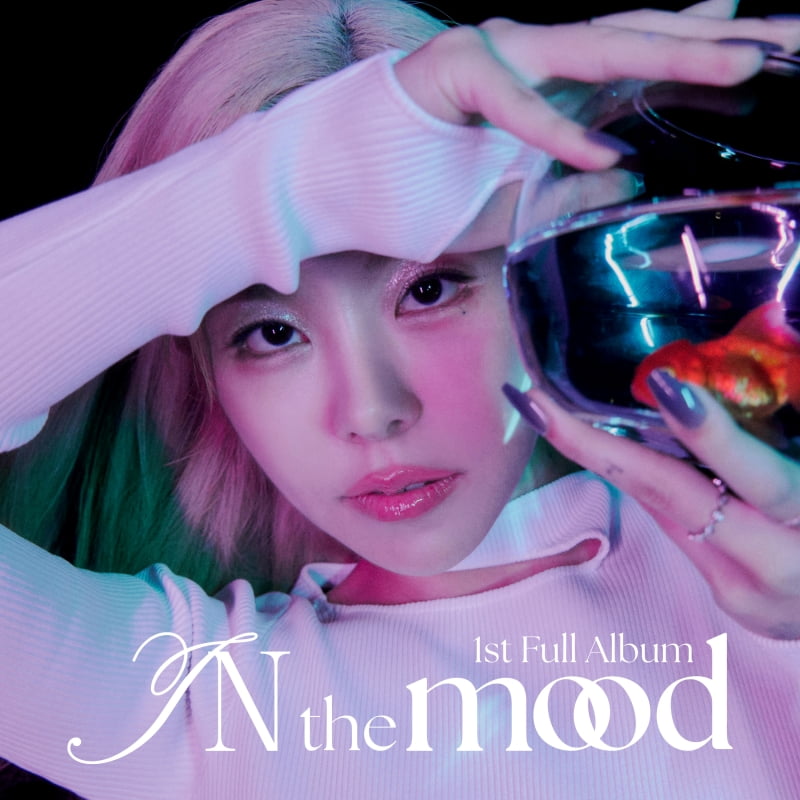 마마무 휘인, 오늘(12일) 첫 정규 앨범 'IN the mood' 발매