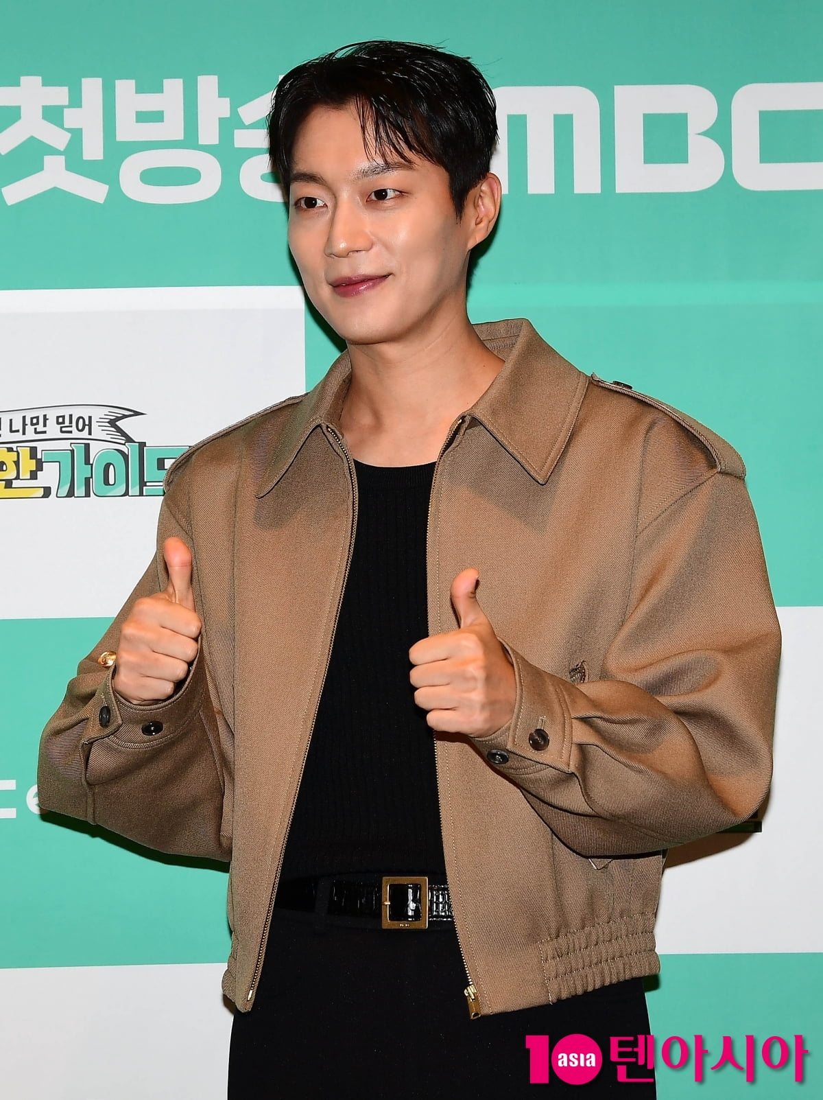 [TEN포토]윤두준 '위대한 가이드 최고'