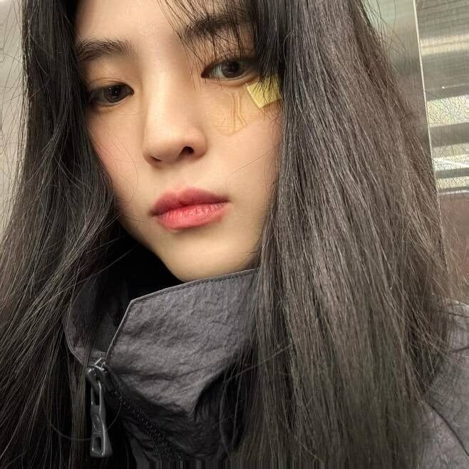 Han So-hee, all five facial piercings are gone