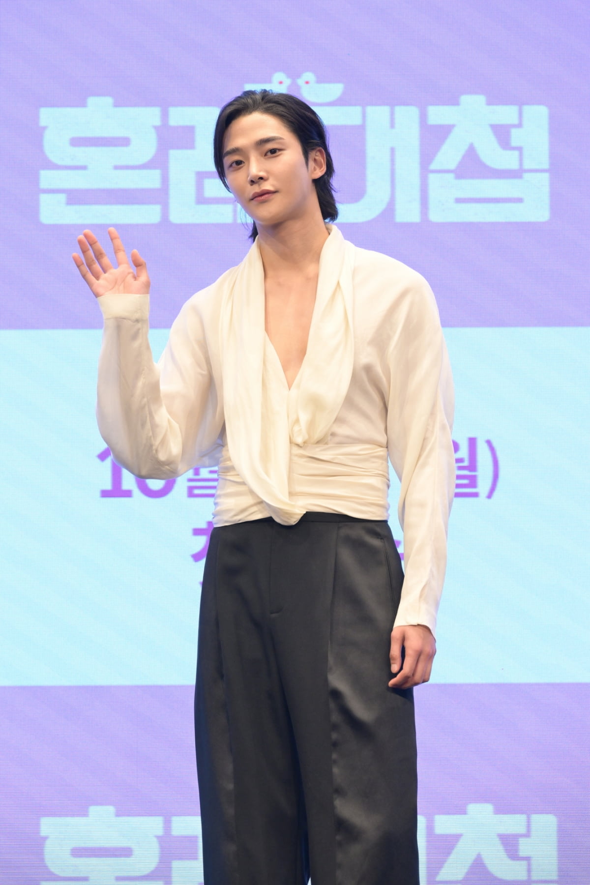 Rowoon mentions leaving SF9, "I want to be more knowledgeable and good at my job as an actor."