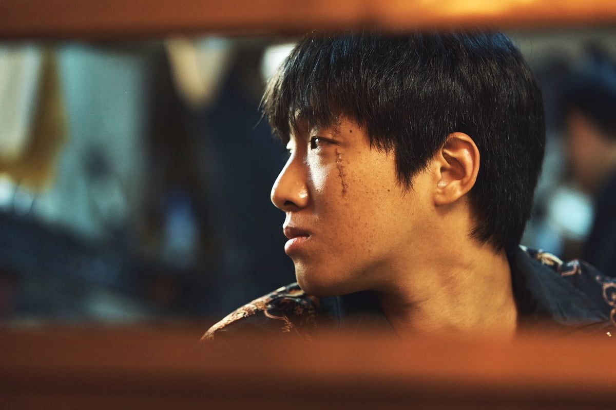 Actor Hong Sa-bin of the movie 'Hopeless' won the Rising Star Award at the 8th London Asian Film Festival