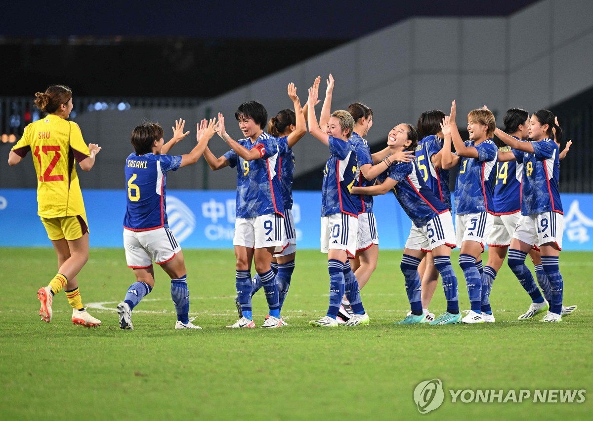[아시안게임] 우즈베크 대파한 북한 여자축구, 일본과 6일 결승 격돌