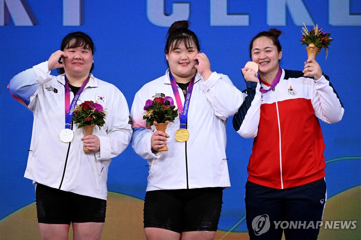 [아시안게임] 역도 박혜정, 장미란 이후 13년 만의 금메달…손영희는 2위(종합2보)