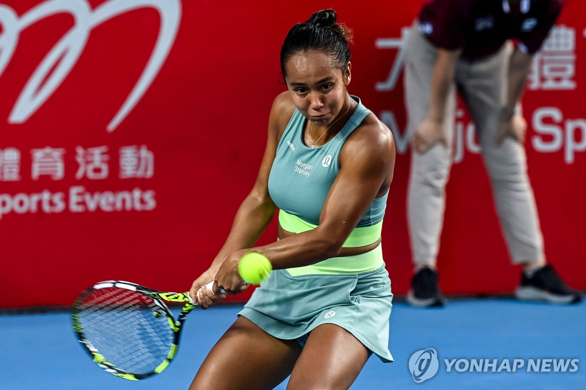 페르난데스, 홍콩오픈 테니스 우승…중국 대회 챔피언은 정친원