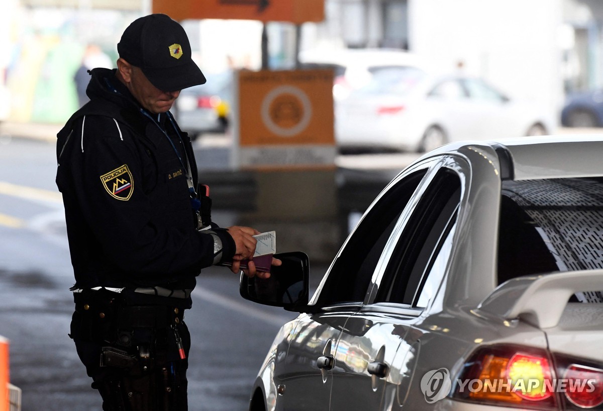 '테러 우려' 伊 내무장관 "국경통제 내년까지 연장 계획"