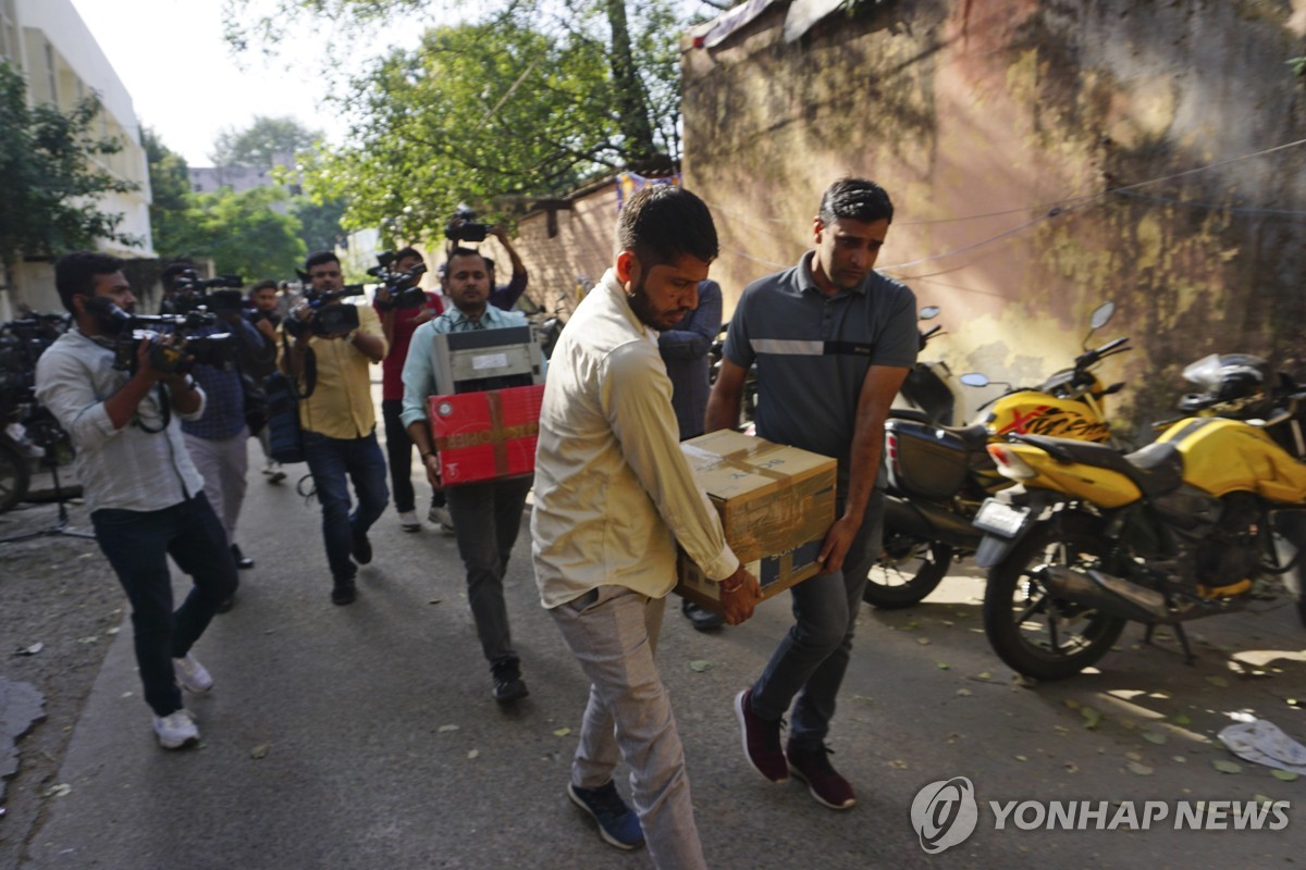 印경찰, '中자금 지원설' 언론사 압수수색…언론단체 반발