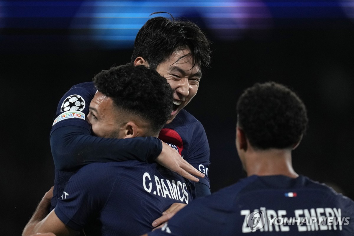 이강인, PSG·UCL 데뷔골 폭발…AC밀란전 3-0 완승에 쐐기