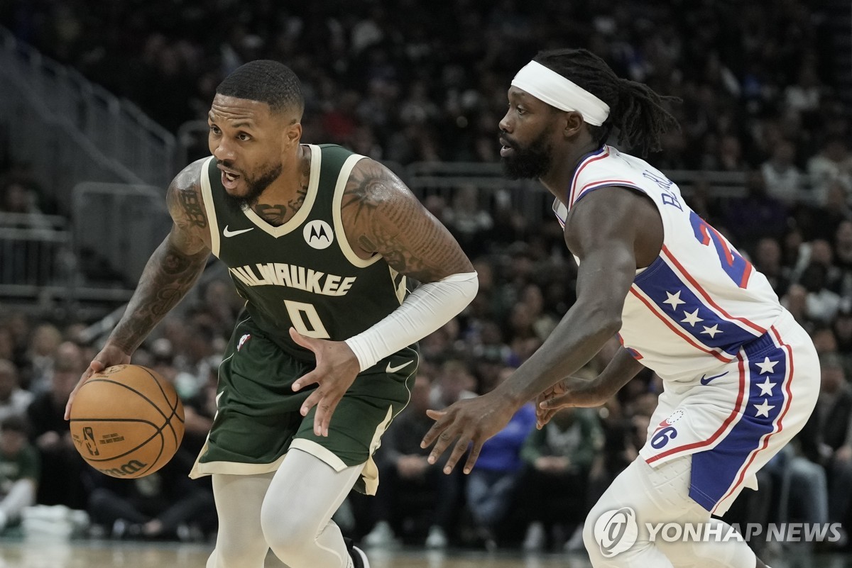 4쿼터에 빛난 제임스…NBA 레이커스, 피닉스에 역전승(종합)