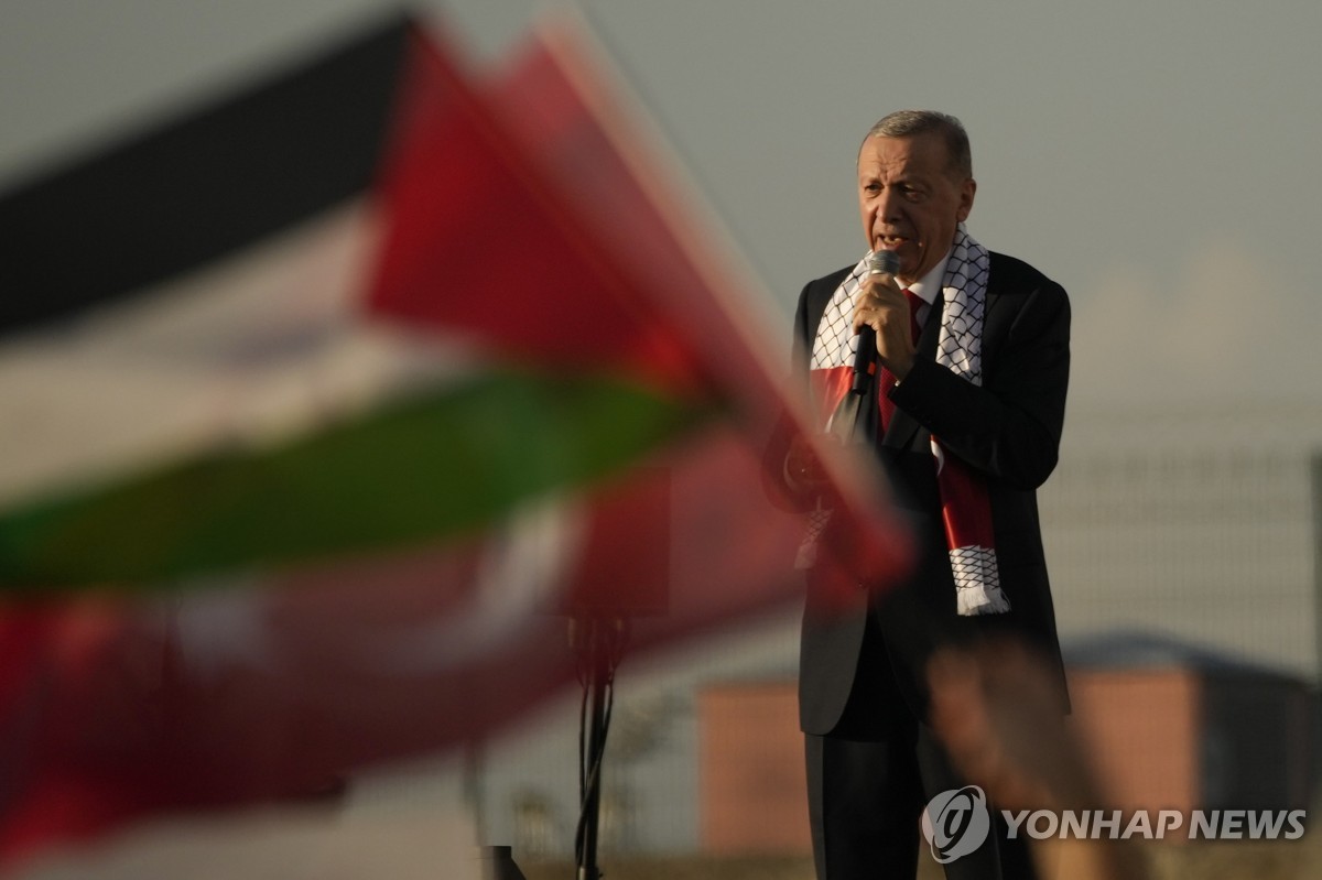 에르도안 "가자 학살 배후는 서방"…이스라엘, 외교관 '소환령'