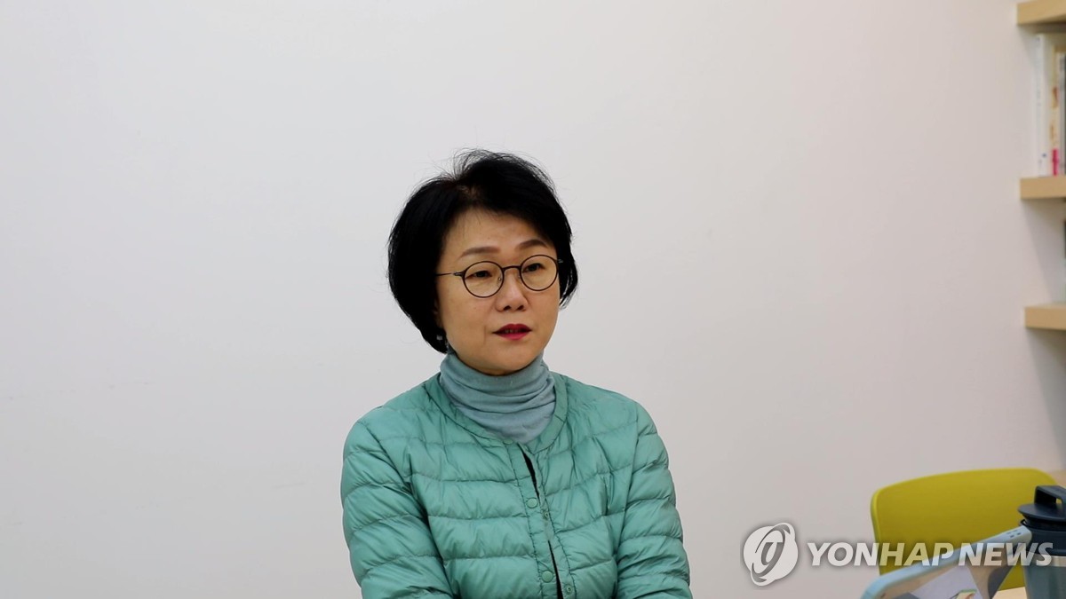 [삶] 교도소에서 초등학생 딸의 머리 한올한올 따주는 엄마의 눈물