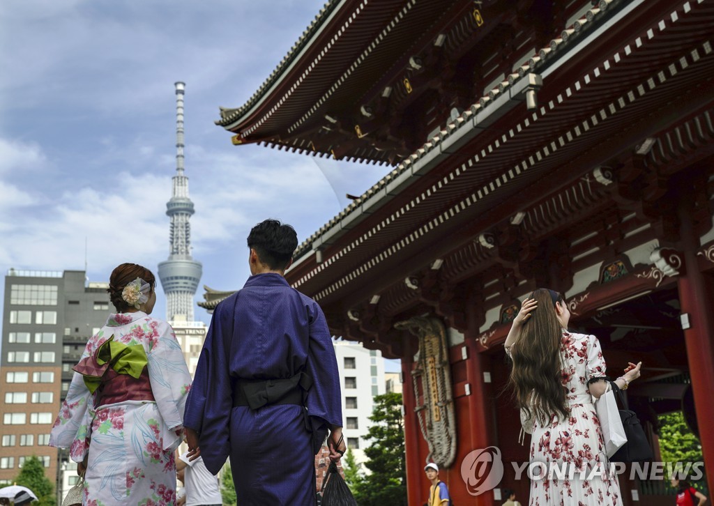일본 찾은 외국인 수 코로나 이전 회복…한국인 9월 57만명 1위