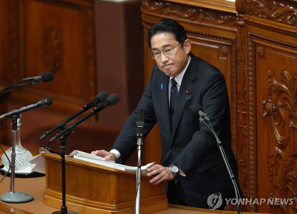 기시다, '감세·증세 동시추진 모순' 지적에 "내년엔 증세 안해"