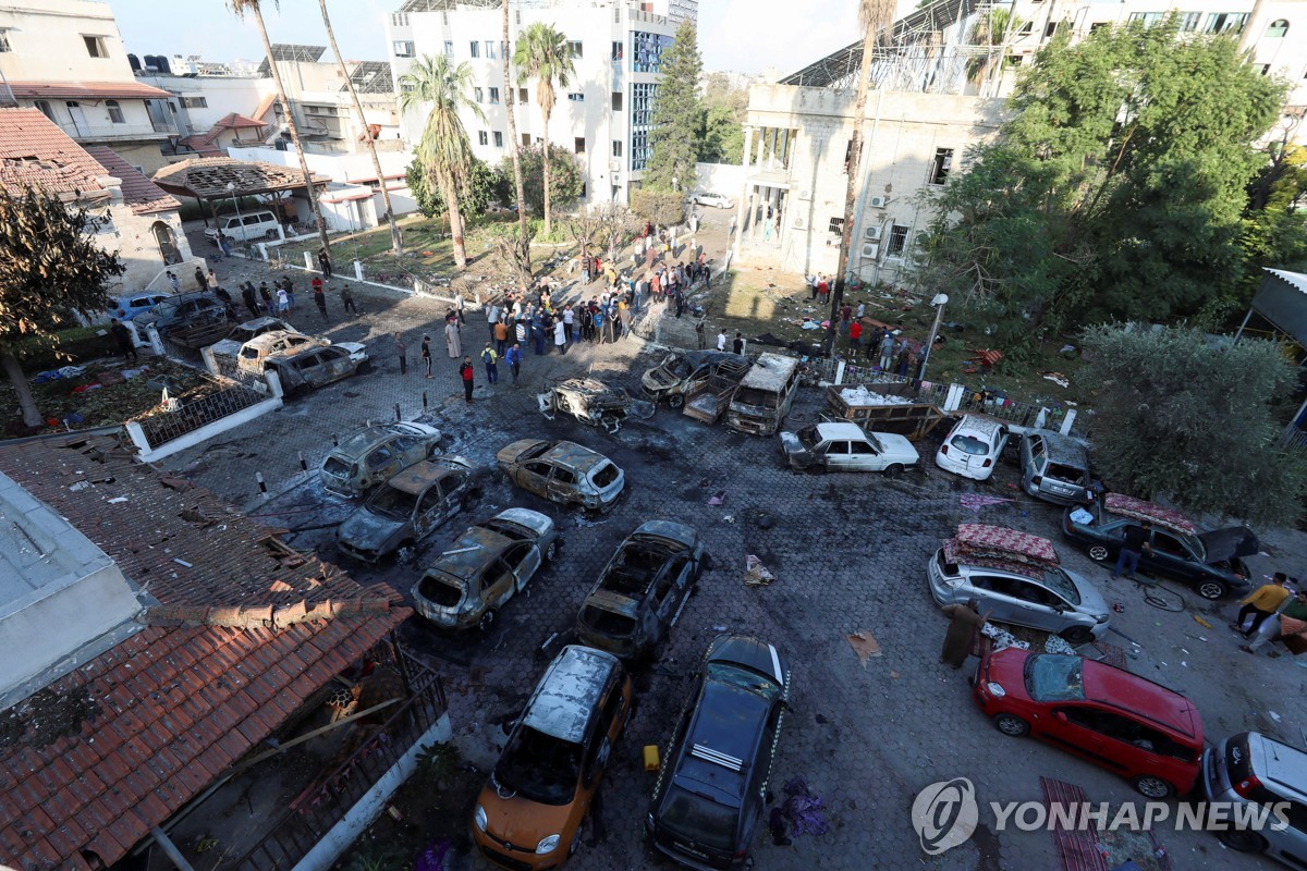 [이·팔 전쟁] 가자 병원 폭발 진실은…"방향 급전환 뒤 번쩍"