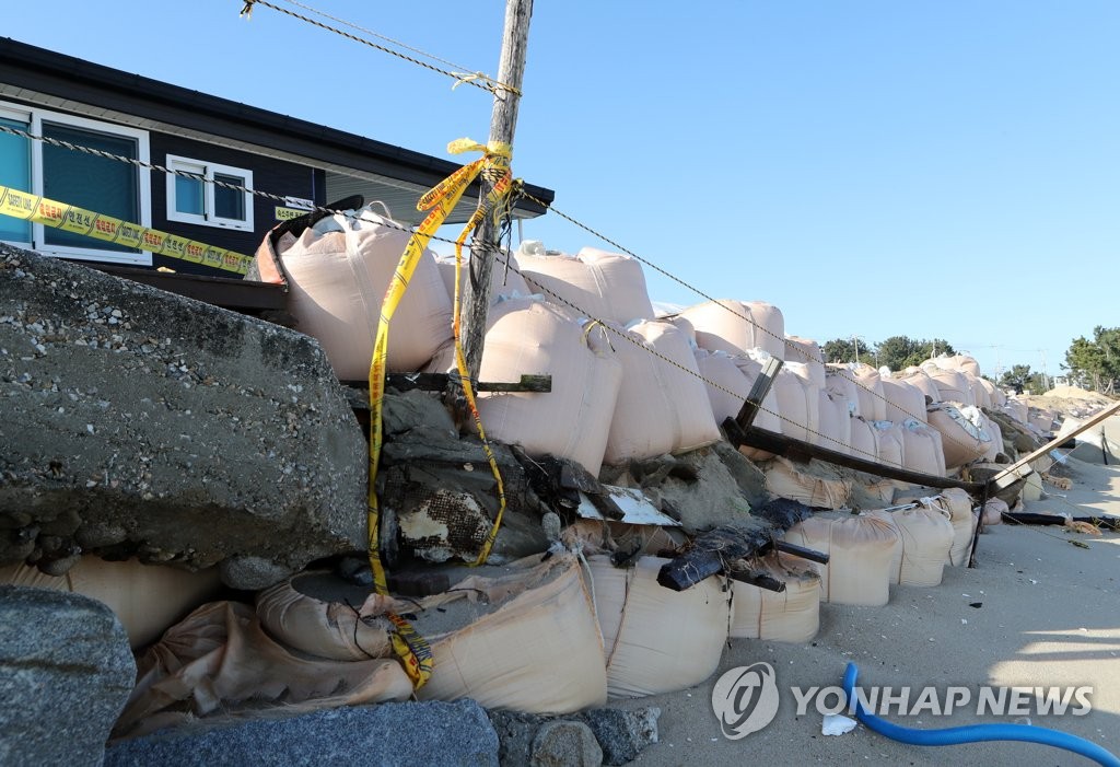 10년간 동해안 백사장 축구장 40개 면적 사라져