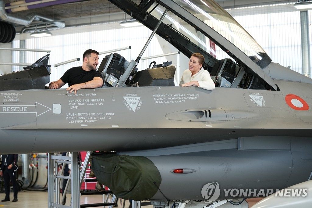 네덜란드, 우크라이나 훈련용 F-16 전투기 2주내 전달 예정
