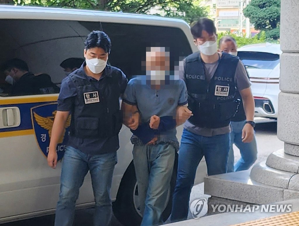 '2호선 흉기난동범' 50대 남성 징역 5년 구형