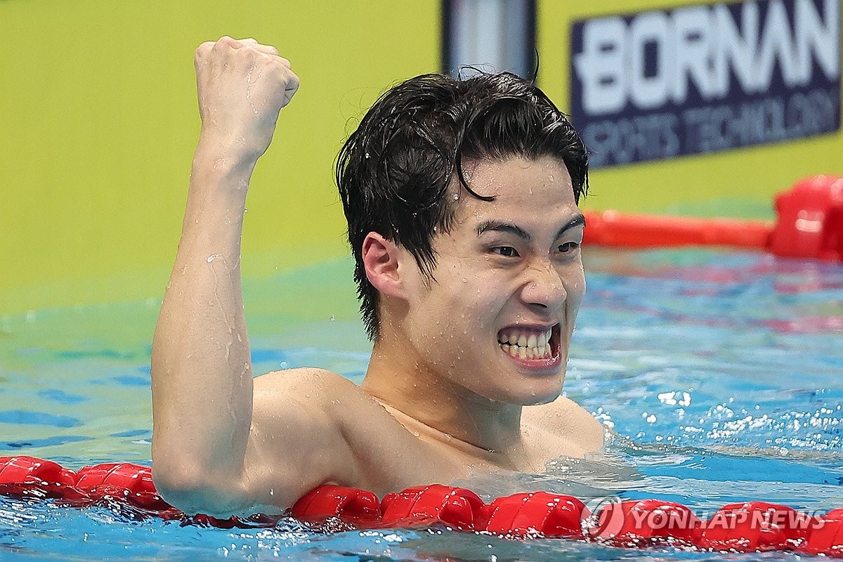 [전국체전] 수영 황선우, '첫 종목' 계영 800ｍ 금메달 합작…다관왕 시동