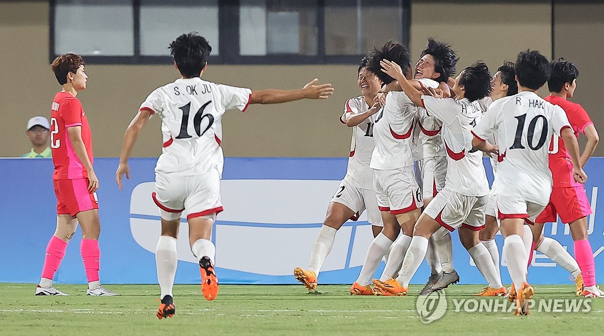 [아시안게임] 북한 여자축구, 우즈베키스탄 8-0 대파…은메달 확보