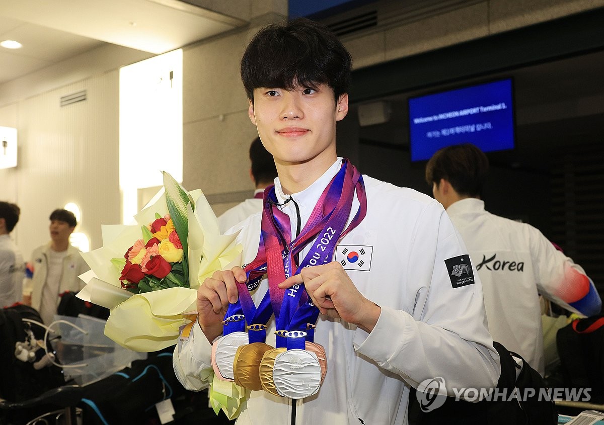 [전국체전] 수영 황선우, 역대 최초 3회 연속 MVP 도전…박태환 뛰어넘나