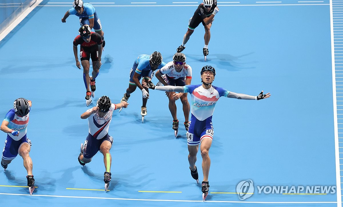 [아시안게임] 롤러 최광호, 남자 스프린트 1,000ｍ 금빛 질주…정철원 은메달