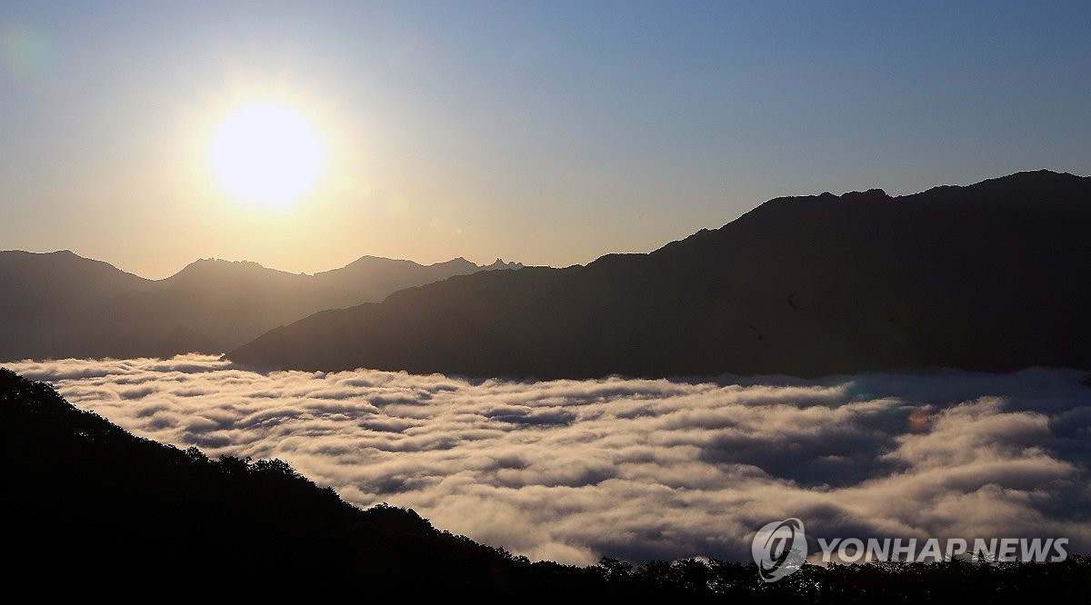 흐리고 구름 낀 개천절…큰 일교차 주의