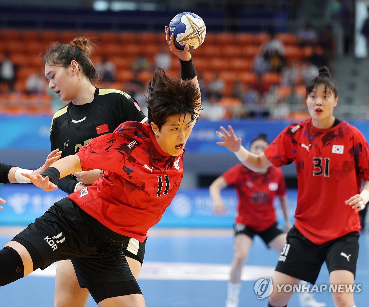 [아시안게임] 한국 여자핸드볼, 4강서 중국 제압…일본과 결승 격돌(종합)