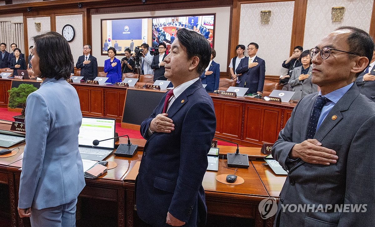 이동관 "다음 中 응원, 발전하면 국기문란…긴급입법해야"