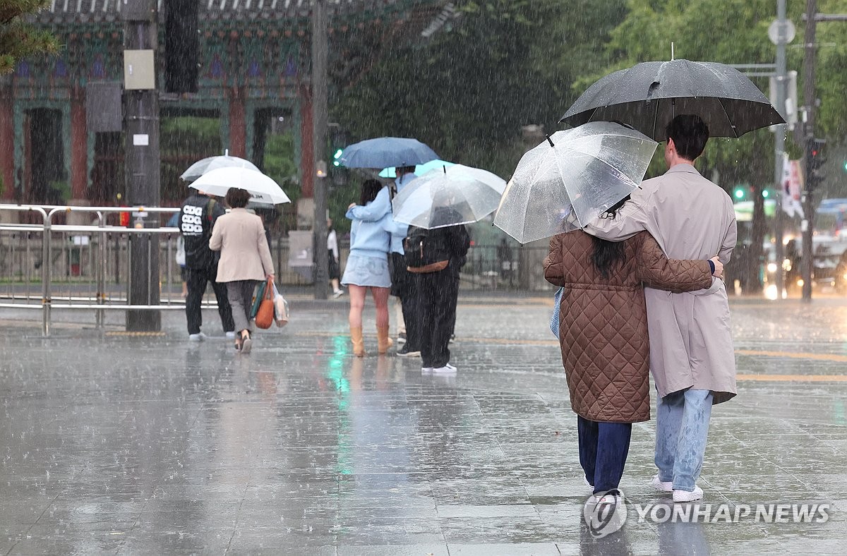 11월 첫날 수도권·강원영서 요란한 가을비…'우박' 주의