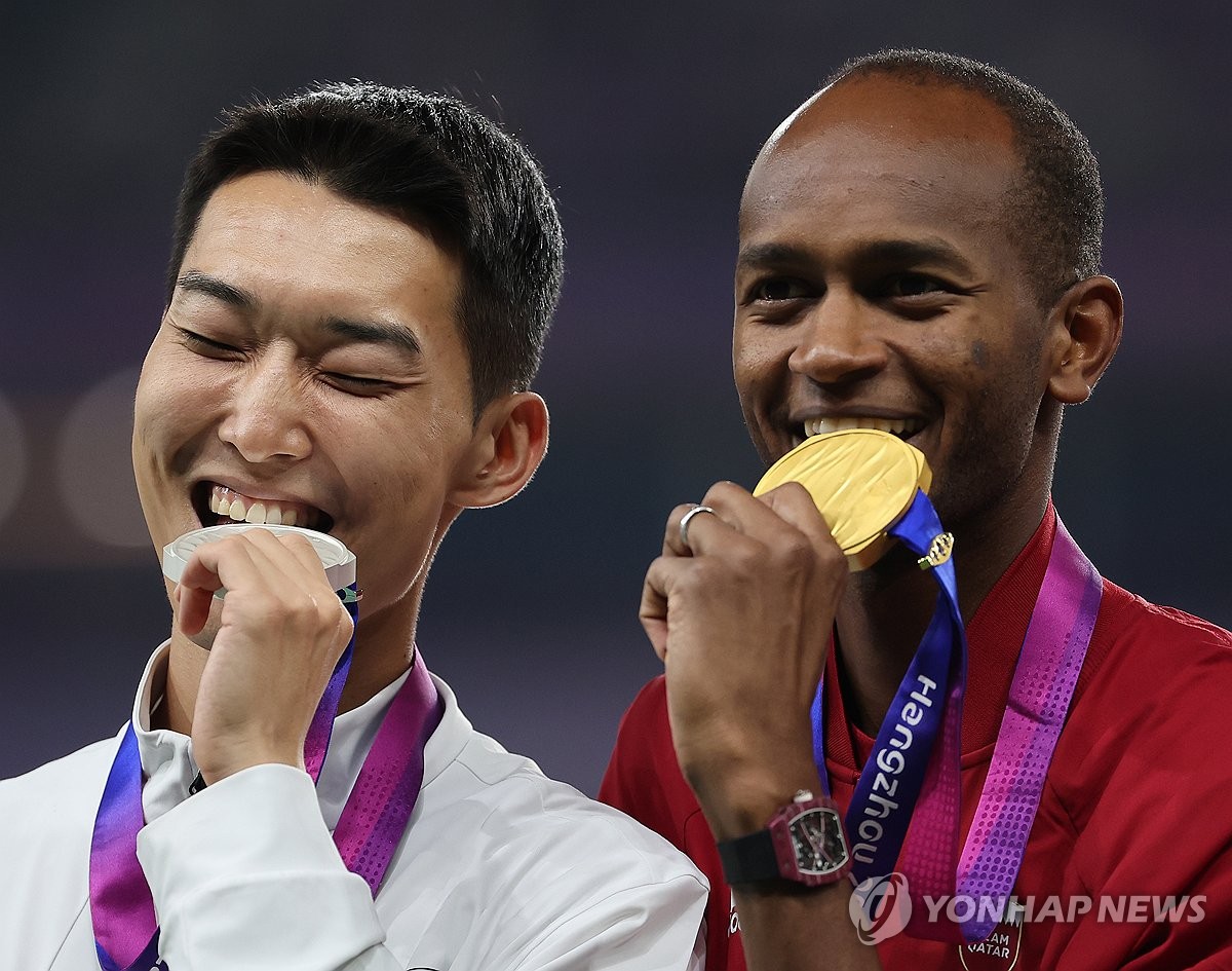 [아시안게임] 우상혁 "바르심과 대결 즐거웠다…파리올림픽에서는 내가 꼭"(종합)