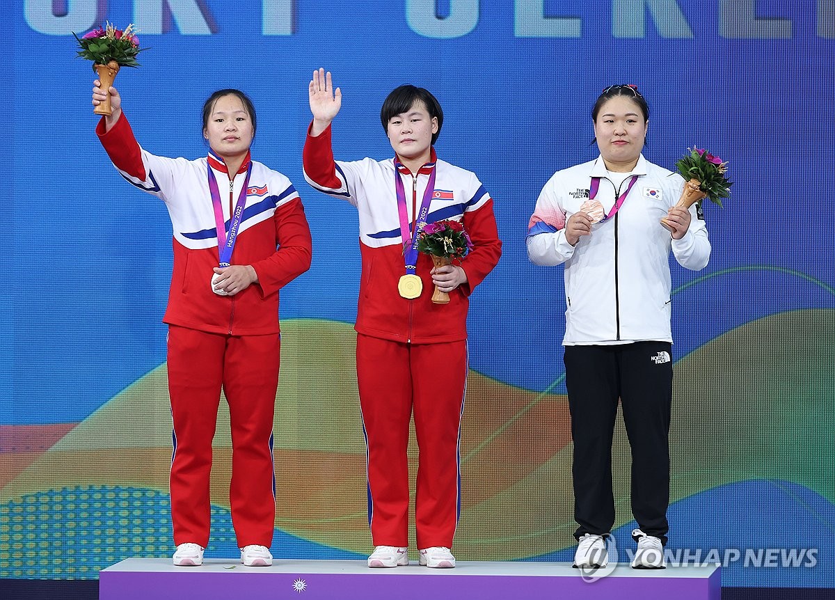 [아시안게임 결산] ⑧ '5년만의 복귀' 북한, 시합은 선전·매너는 논란