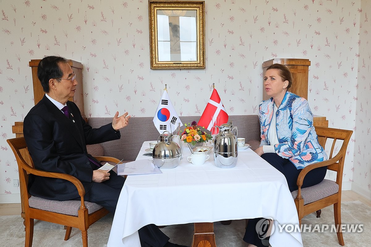 한총리, 덴마크 총리와 회담…엑스포 지지 요청·협력강화 논의