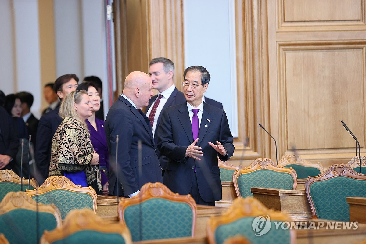 한총리, 덴마크 총리와 회담…엑스포 지지 요청·협력강화 논의