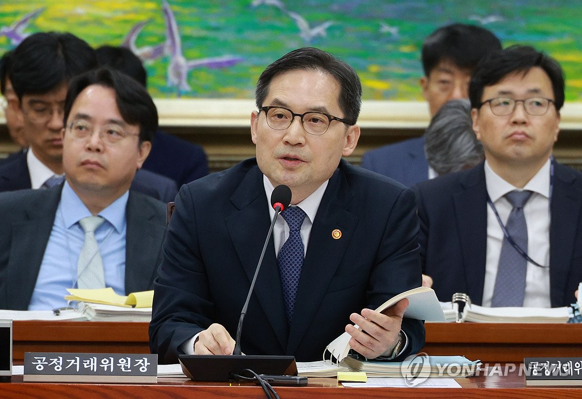 공정위원장 "LG생건 '가맹계약 부당 해지' 신고 접수해 검토 중"