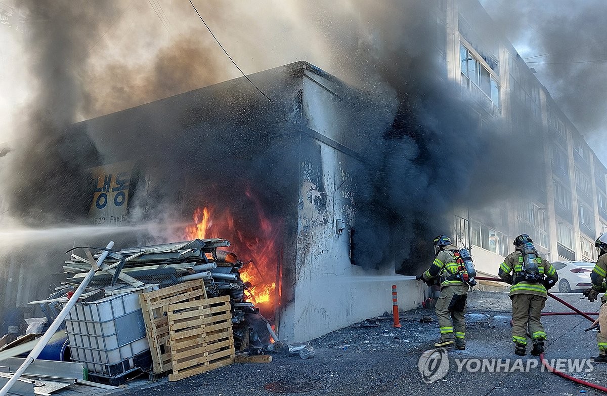 대전 아파트 상가 화재…30대 숨진 채 발견(종합)