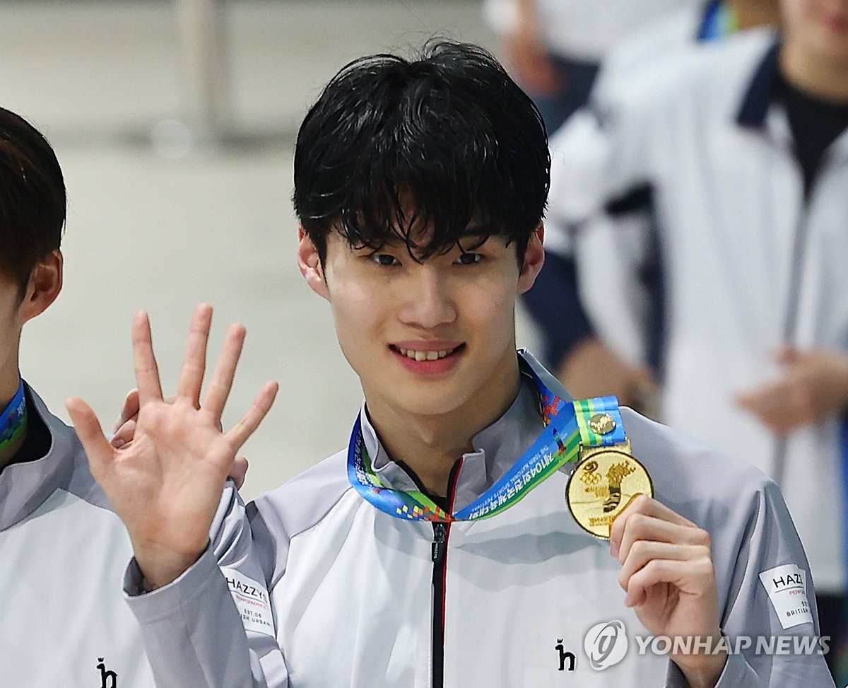 [전국체전] 수영 황선우, 3년 연속 4관왕 확보…자유형 100ｍ 금메달