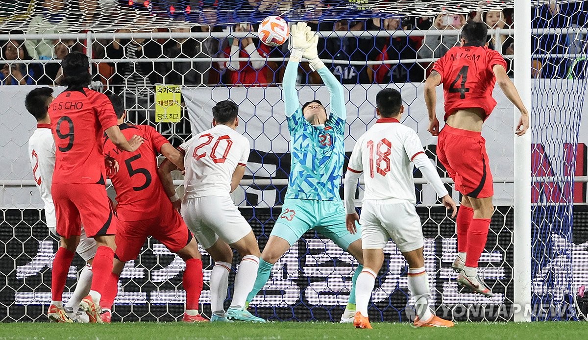 김민재·황희찬 득점포…클린스만호, 베트남전 전반 2-0 리드