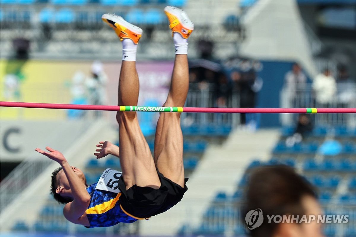 [전국체전] 올해도 열심히 날아오른 우상혁 "치킨으로 파티 투나잇!"