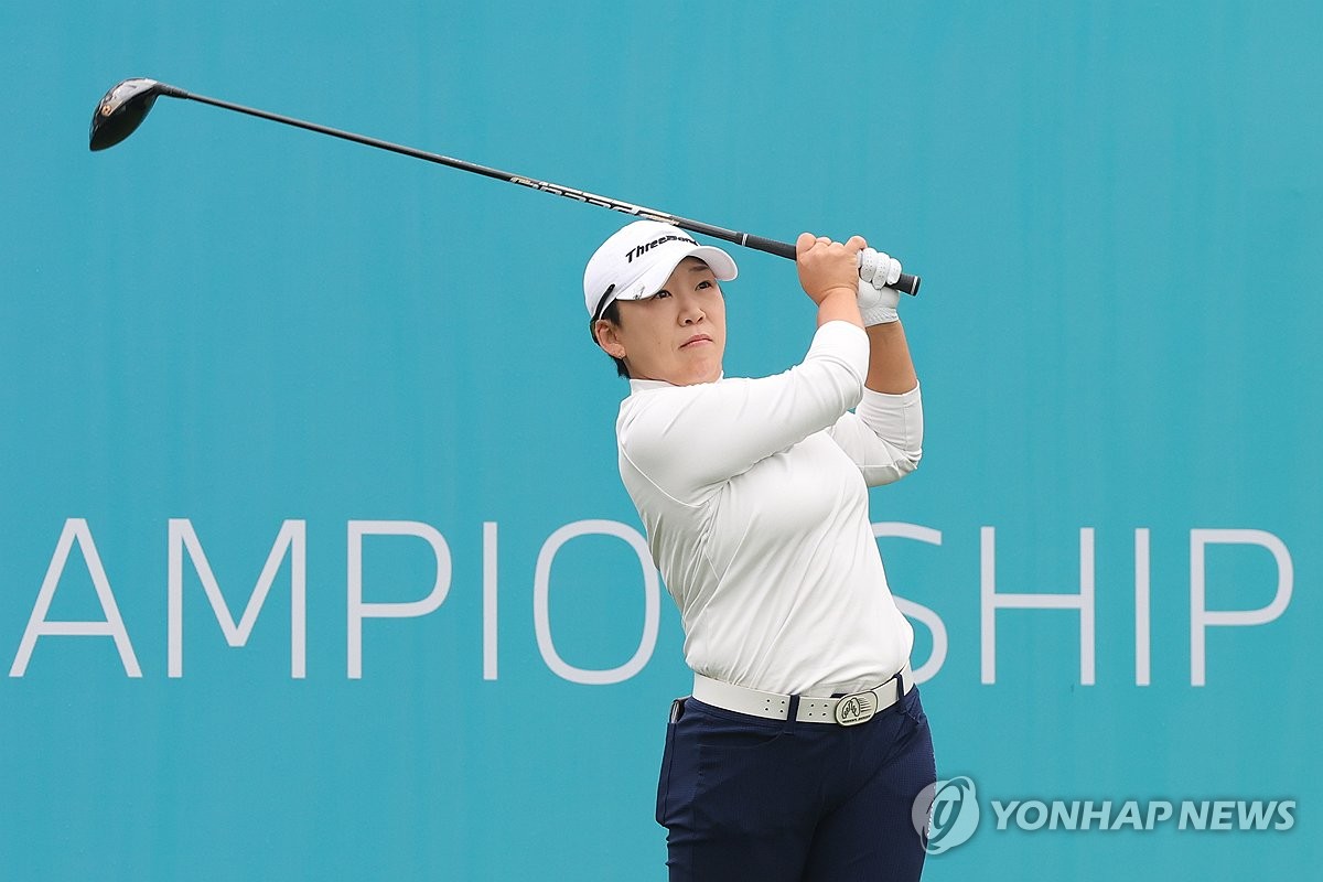 신지애, LPGA 투어 BMW 챔피언십 3R 공동 7위…선두와 3타 차