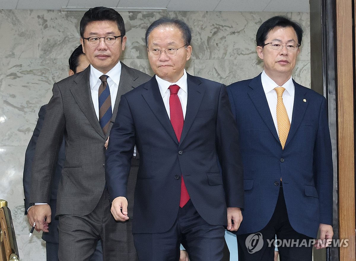 與 "여야 협의와 정부 동의 거쳐 필요한 R&D 예산 확보"