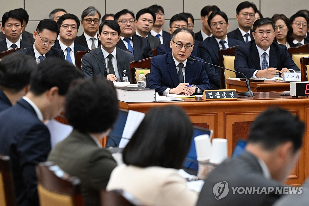 이원석 "수원지검 2차장, 수사·감찰 병행…업무배제 바로 못해"(종합)