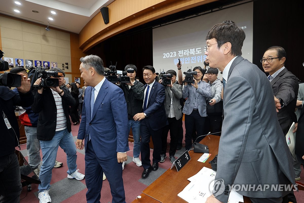 잼버리 파행 '네 탓' 공방 첨예…새만금 예산 삭감에 여야 고성