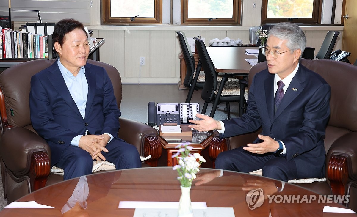 경남 학교 급식비 4.8% 인상·만 4세 아동 무상보육(종합)