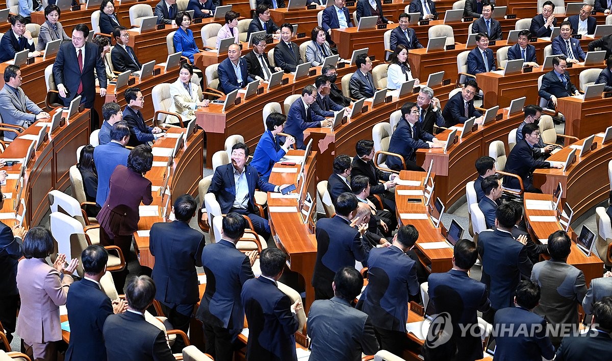 "함께 해주신 이재명 대표님"…尹대통령, 野 먼저 호명하며 예우