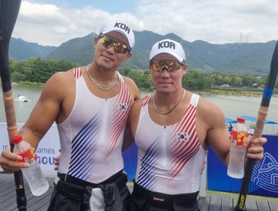 남자 카약, 2인승 이어 4인승 500m도 '은메달'